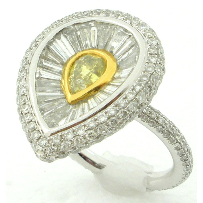 Gorgeous Diamond and Fancy Yellow Diamond Ring - 1357