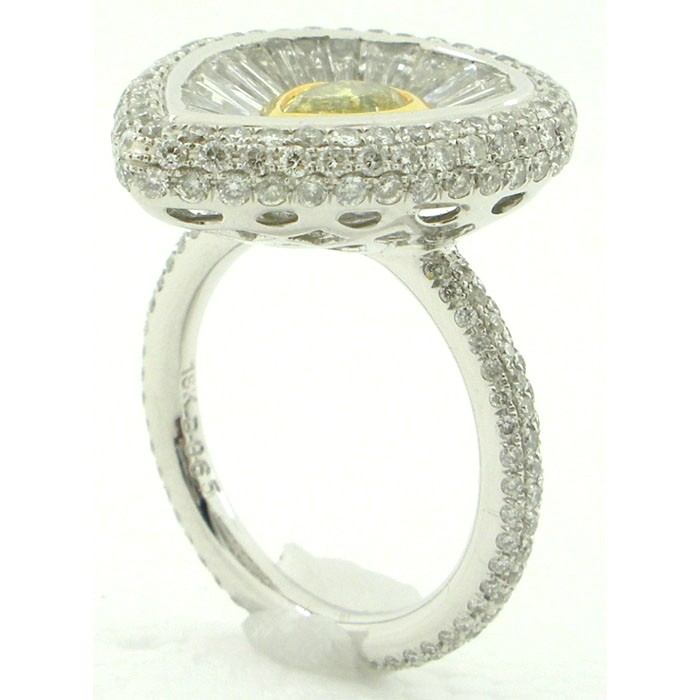 Gorgeous Diamond and Fancy Yellow Diamond Ring - 1357