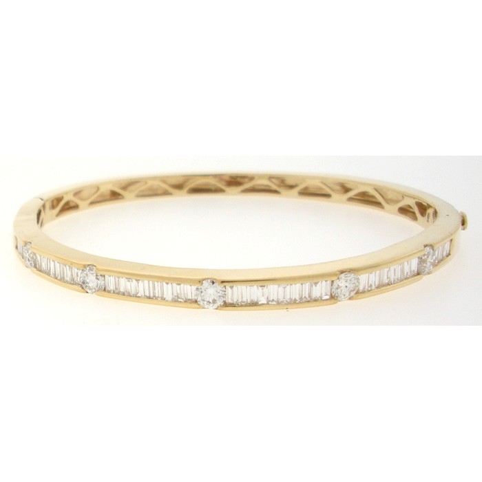 Exquisite Diamond Bangle Bracelet - z5659