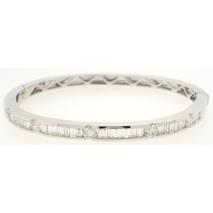 Gorgeous Diamond Bangle Bracelet - z5606 Gorgeous Diamond Bangle Bracelet - z5606