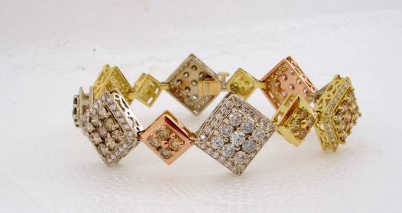 Beautiful Ladies natural fancy color Diamond Bracelet