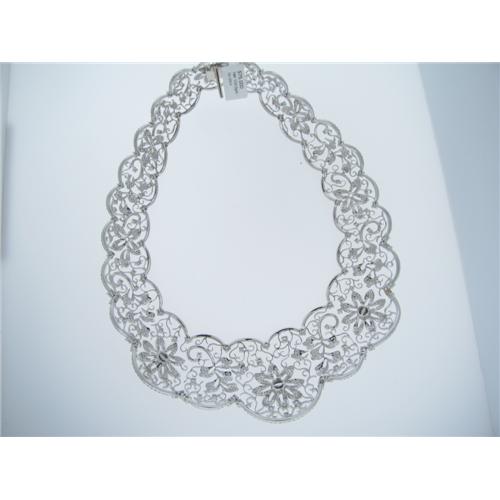 Ladies Diamond Necklace in 18k