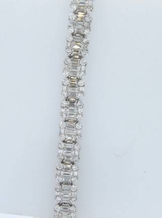 Beautiful Ladies Diamond Bracelet - z5754 y295/85 Beautiful Ladies Diamond Bracelet - z5754 y295/85