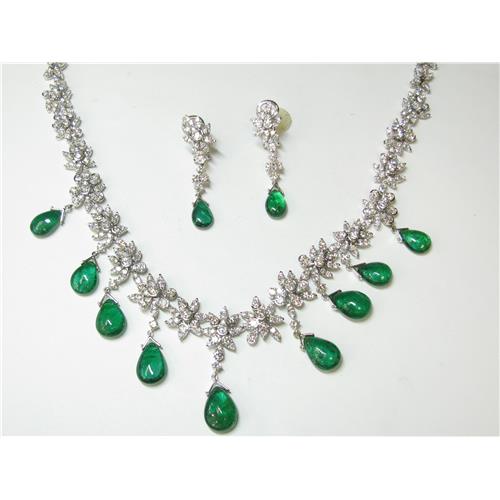 Diamond and emerald  Necklace