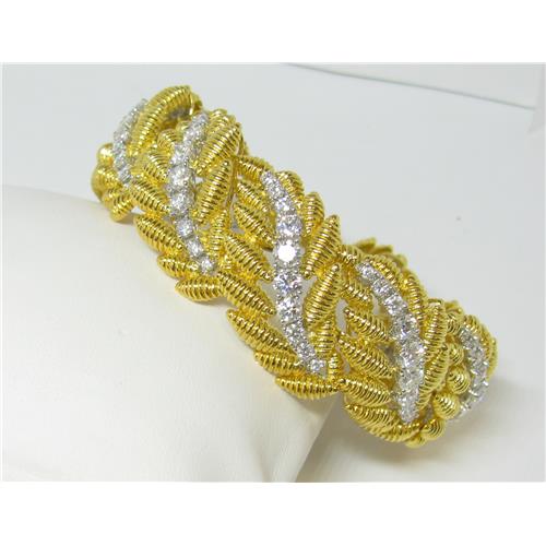 Ladies18k yellow gold retro style  Diamond Bracelet