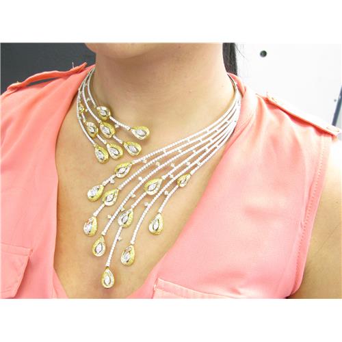 18k Ladies Elaborate  Diamond Collar Necklace