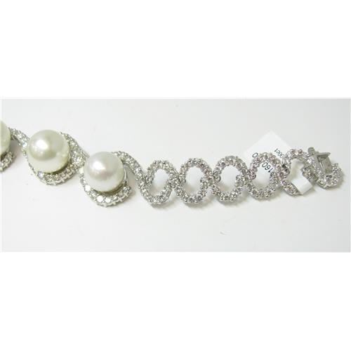 18k Ladies 43 Carat Diamond and South Sea Pearl Necklace