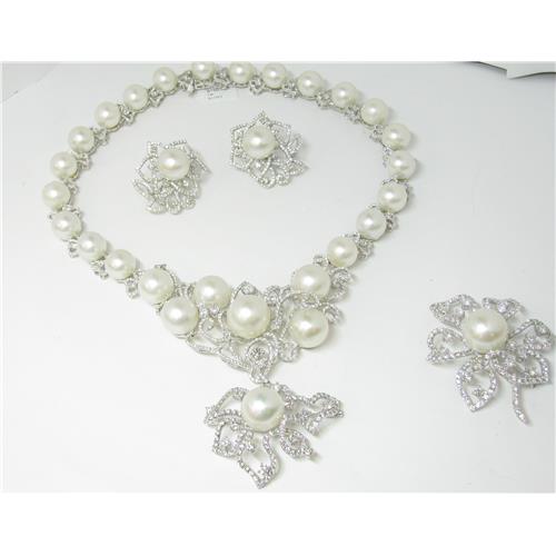 18k diamond and south sea pearl Necklace set  - 12