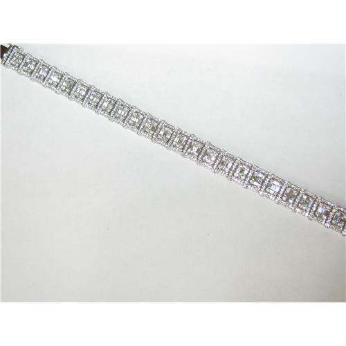 Ladies 28K White gold Emerald Cut & Round Cut Diamond Bracelet - B0080