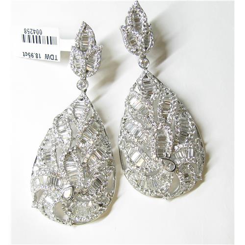 ladies 18k Baguette and round diamond Earrings