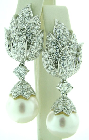 Elegant 18k white gold diamond and pearl earrings