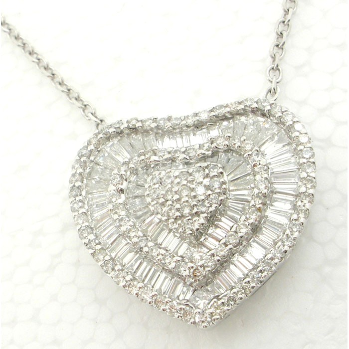 Exquisite Diamond Heart Necklace - z5113