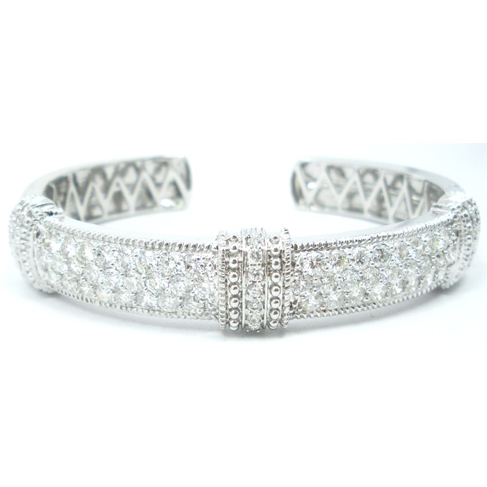 Exquisite Diamond Cuff Bracelet with Hinge - z5562